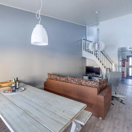 Skivillas 28 A 10 View Incl Wifi, Fireplace, Sauna Hyrynsalmi